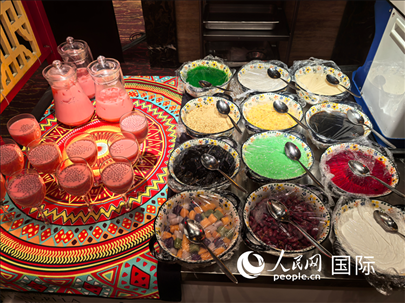 馬來西亞美食節(jié)現(xiàn)場準(zhǔn)備的美食。人民網(wǎng) 楊春燕攝