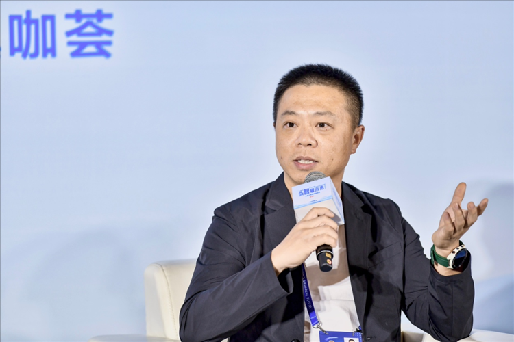 量子之歌集團(tuán)創(chuàng)始人、董事長李鵬。人民網(wǎng) 任峰濤攝