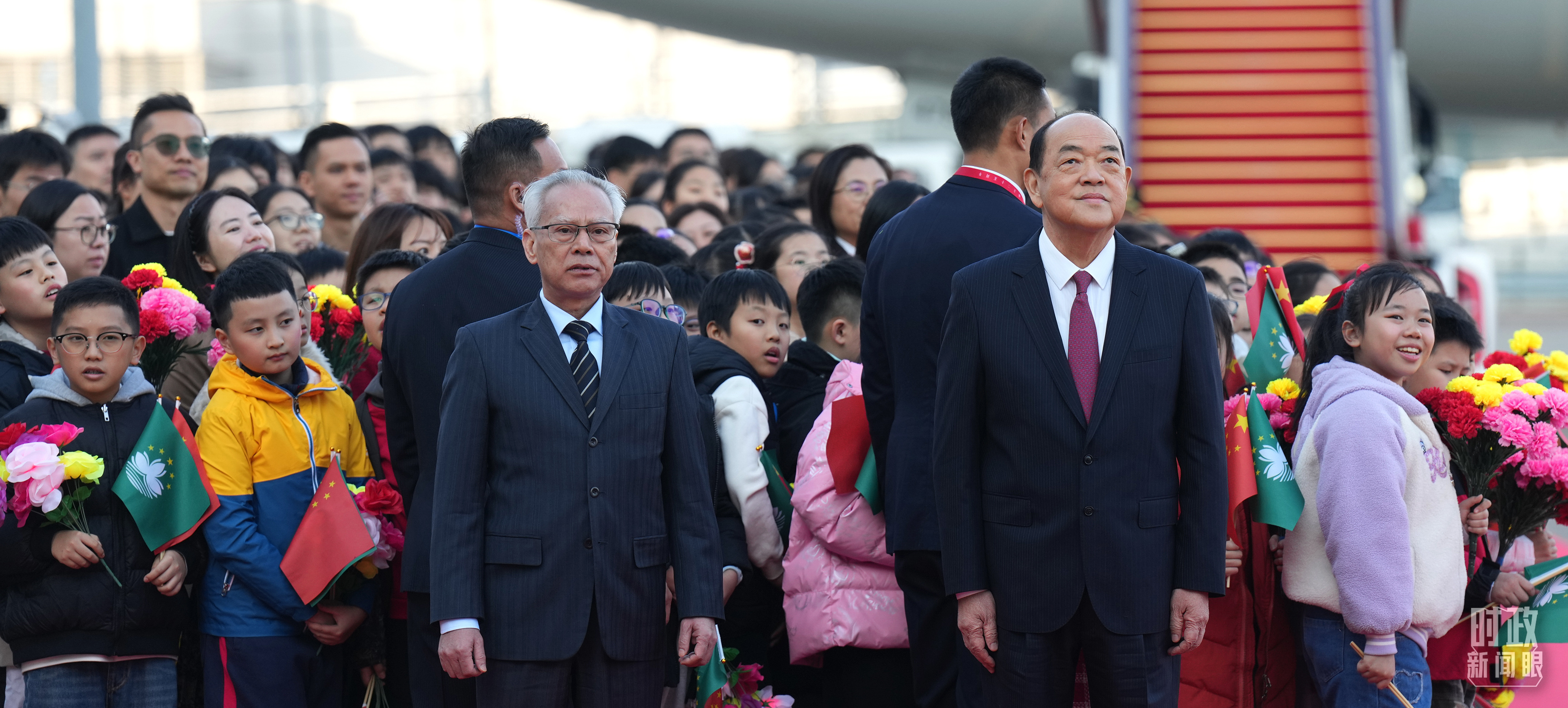 △澳門特別行政區(qū)行政長官賀一誠、候任行政長官岑浩輝在活動現(xiàn)場。（總臺記者李晉拍攝）