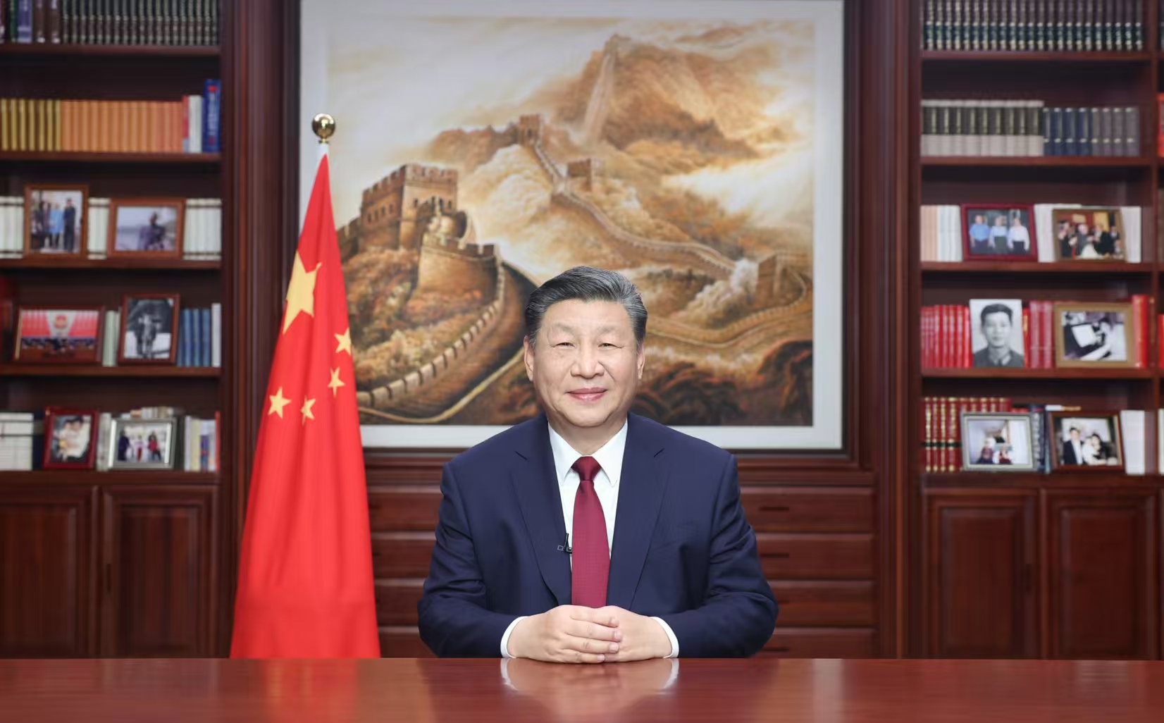 2023年12月31日，新年前夕，國家主席習(xí)近平通過中央廣播電視總臺和互聯(lián)網(wǎng)，發(fā)表二〇二四年新年賀詞。圖片來源：新華社