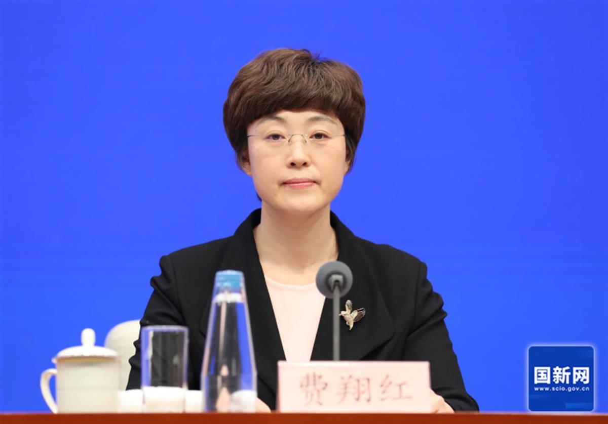 司法部新聞發(fā)言人、法治宣傳中心主任費翔紅。圖片來源：國新網(wǎng)