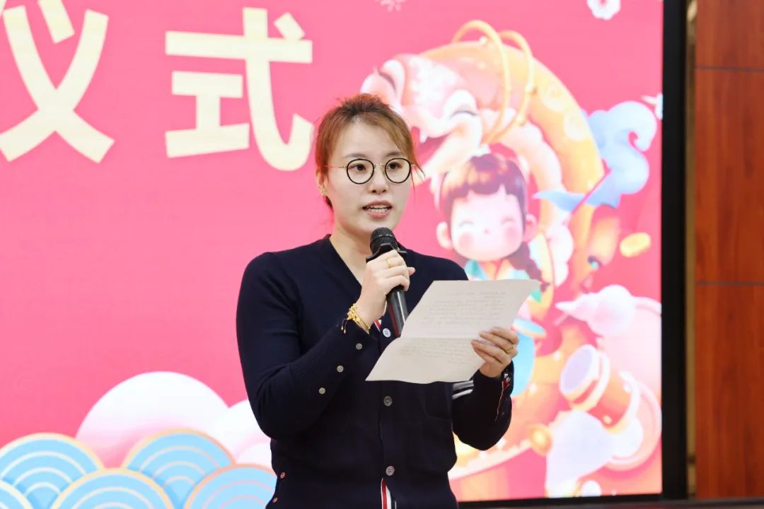傅園慧在新教師入職儀式上發(fā)言。浙江大學(xué)供圖