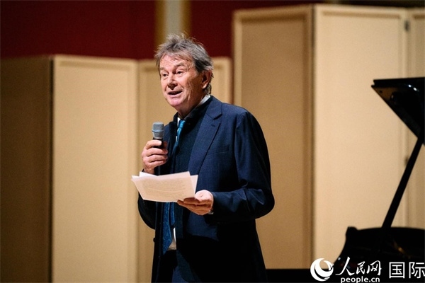 英中了解協(xié)會會長邁克爾·伍德致辭。 楊浩鵬攝