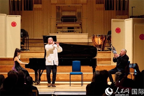 旅英音樂家聯(lián)袂演奏《枉凝眉》。楊浩鵬攝