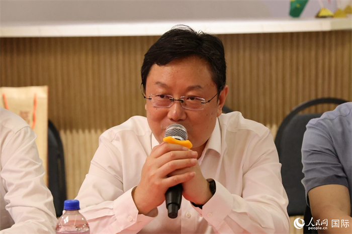 山東省濰坊市副市長狄波在座談會上致辭。人民網(wǎng)記者 陳海琪攝