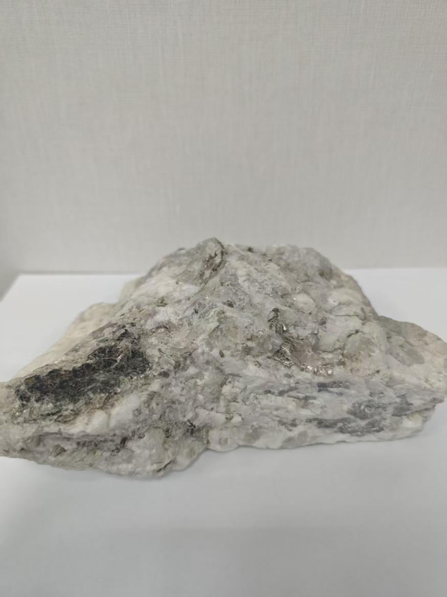 高純石英礦原礦。自然資源部供圖