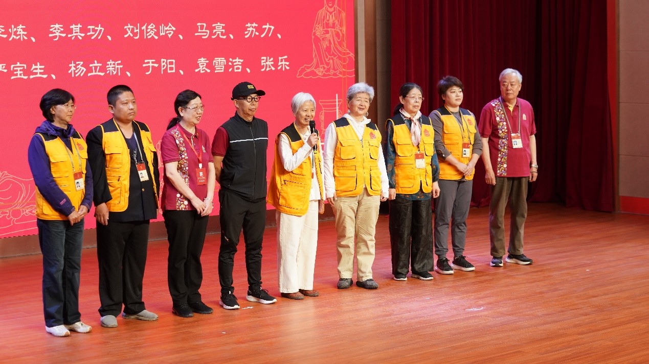 服務(wù)滿(mǎn)二十年志愿者代表發(fā)表感言。故宮博物院供圖