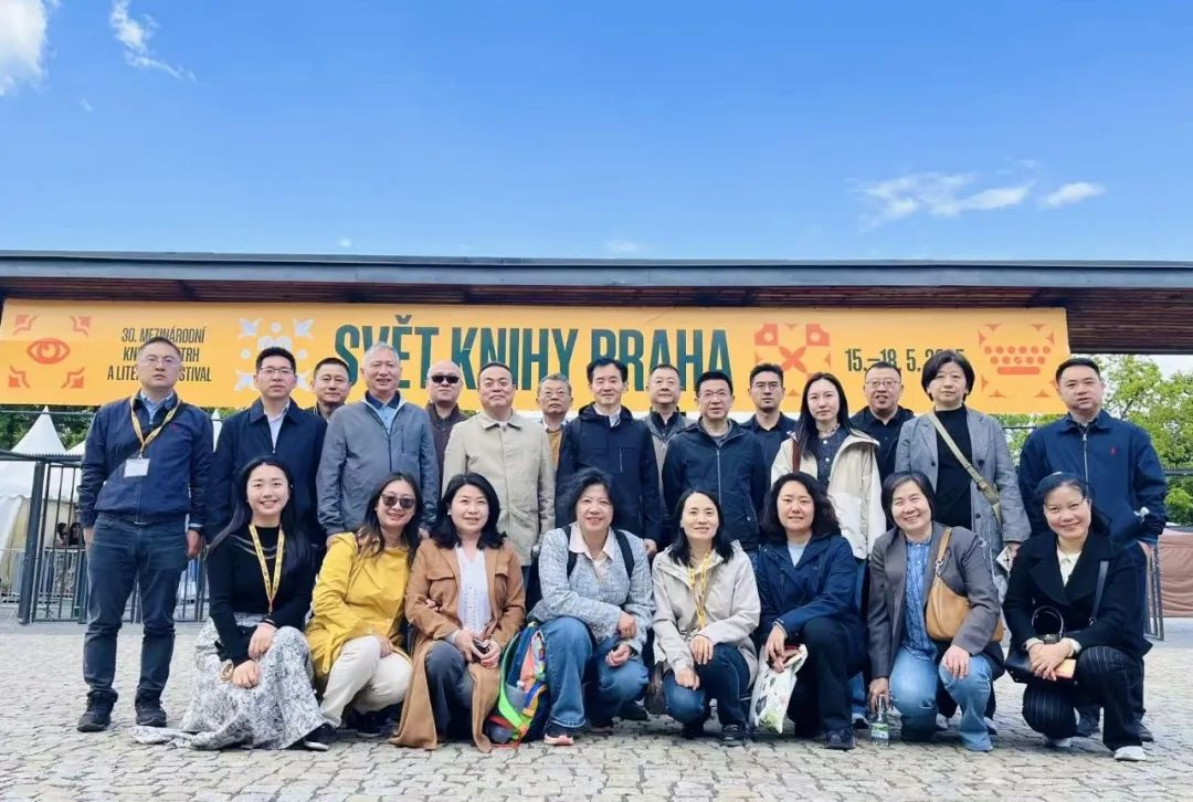 中國出版界代表團合影。圖片均由國圖集團供圖