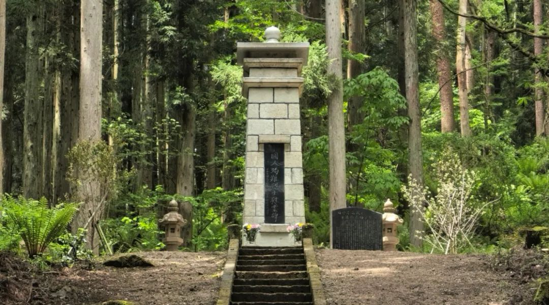 福島縣豬苗代町中國殉難勞工慰靈碑修繕完工暨植樹祭掃儀式舉行。中國駐新潟總領(lǐng)館供圖