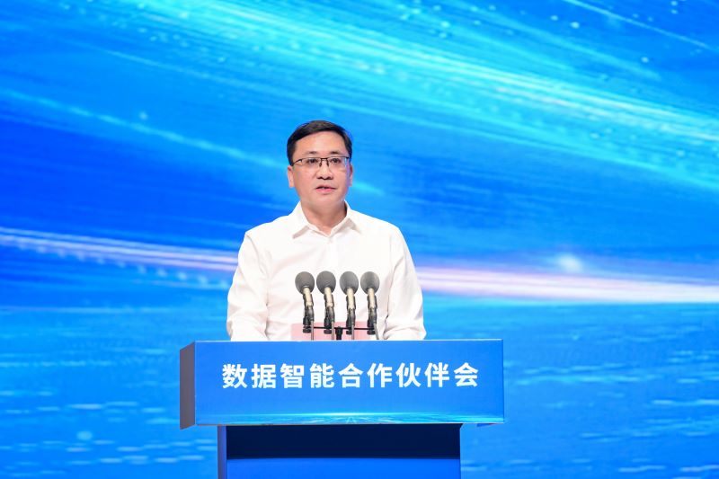 圖為河南省人民政府國(guó)有資產(chǎn)監(jiān)督管理委員會(huì)黨委委員、副主任李海峰。