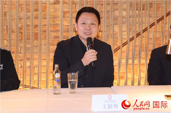 中國駐里約熱內(nèi)盧總領(lǐng)館副總領(lǐng)事王尉育在座談會(huì)上致辭。 人民網(wǎng)記者 時(shí)元皓攝